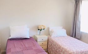 Bright Eden Park Two Bed Townhouse Private Parking