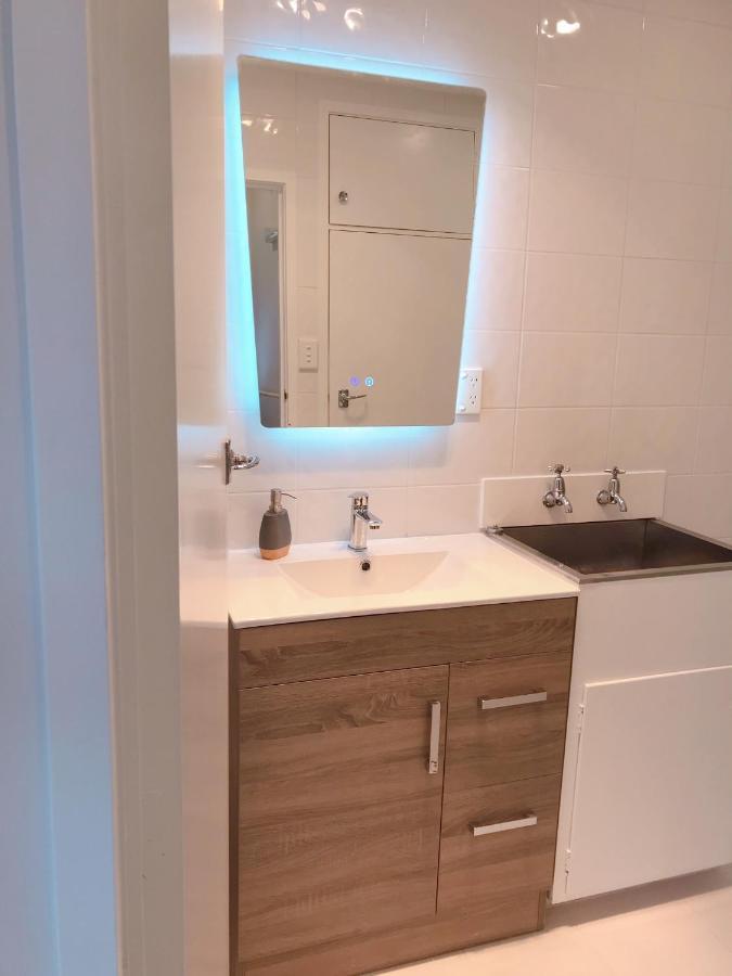 Bright Eden Park Two Bed Townhouse Private Parking Apartment Auckland Exterior photo